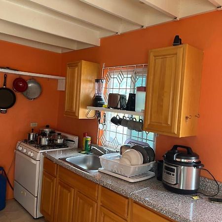 Cool Breeze Mobay Apartment มอนเทโกเบย์ ภายนอก รูปภาพ