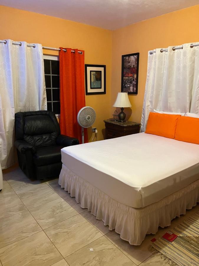 Cool Breeze Mobay Apartment มอนเทโกเบย์ ภายนอก รูปภาพ