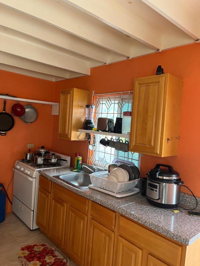 Cool Breeze Mobay Apartment มอนเทโกเบย์ ภายนอก รูปภาพ